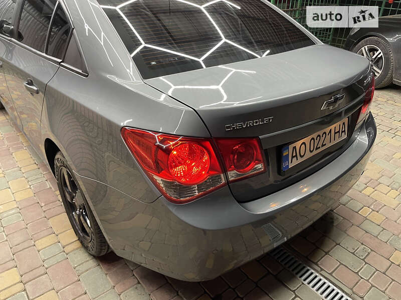 Седан Chevrolet Cruze 2009 в Ужгороде