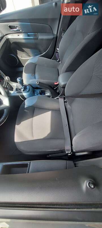 Седан Chevrolet Cruze 2014 в Києві