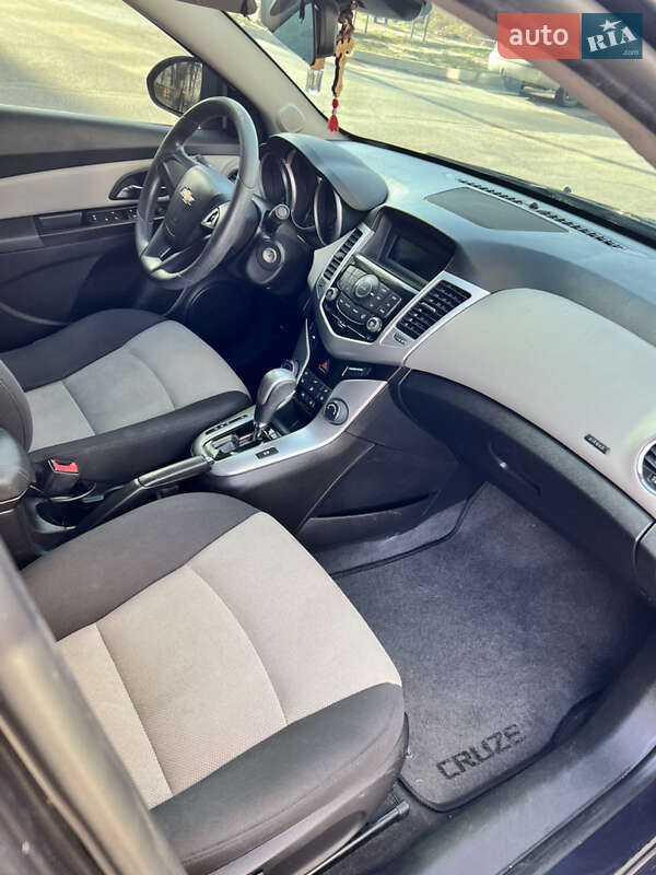 Седан Chevrolet Cruze 2015 в Чернигове