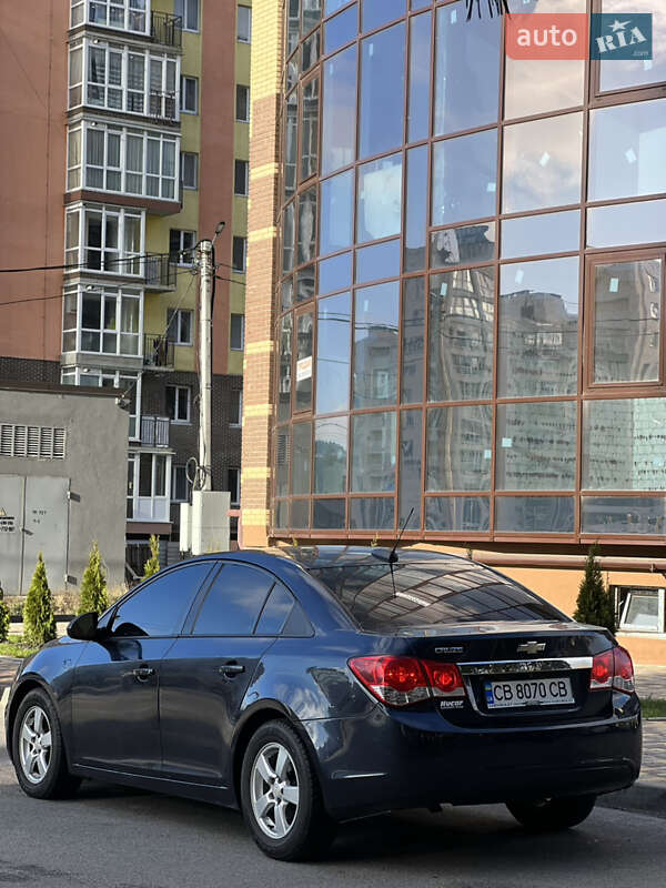 Седан Chevrolet Cruze 2015 в Чернигове