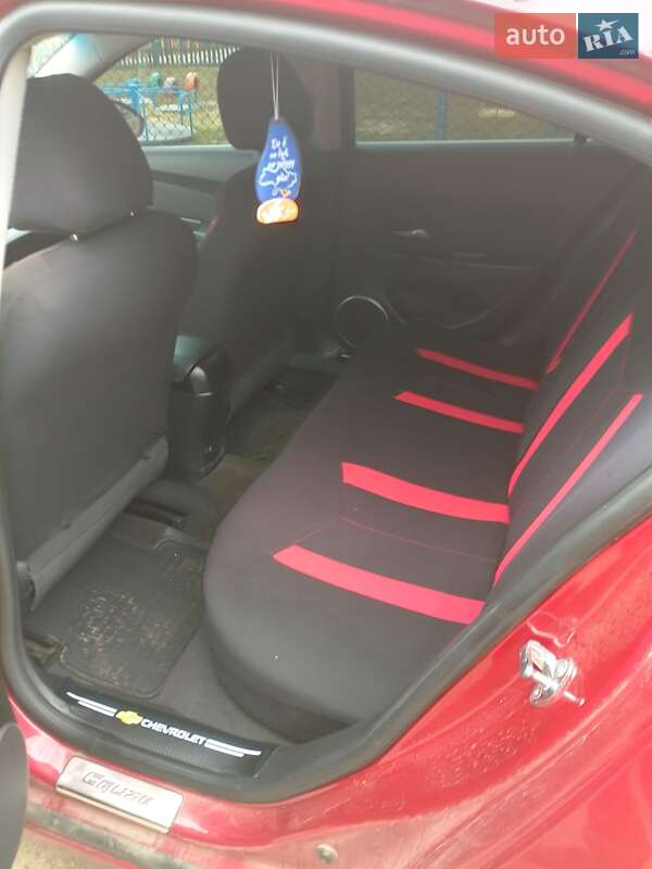 Седан Chevrolet Cruze 2012 в Богуславі