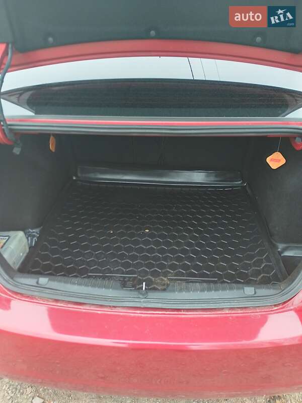 Седан Chevrolet Cruze 2012 в Богуславі