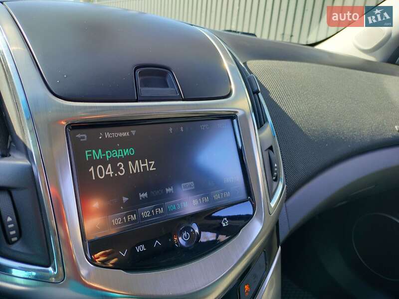 Седан Chevrolet Cruze 2014 в Львові