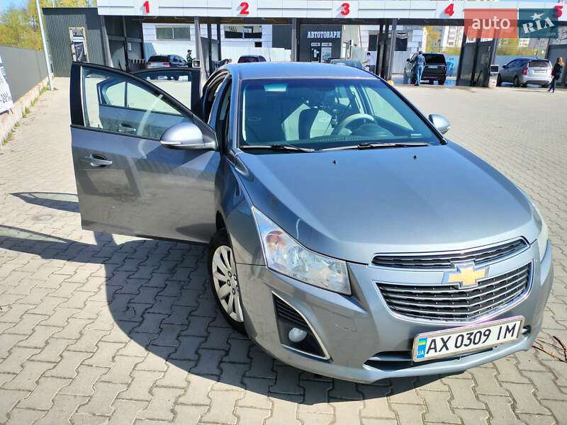 Седан Chevrolet Cruze 2014 в Львові