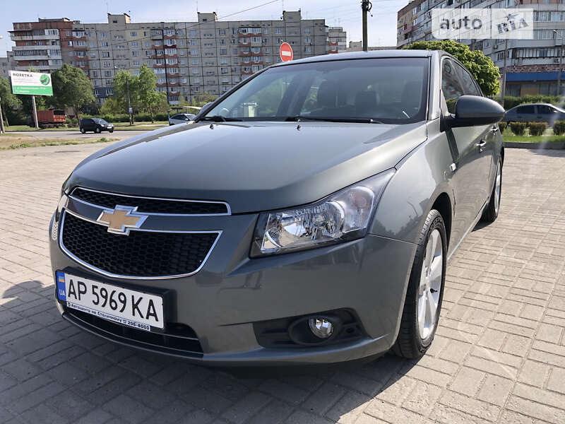 Хэтчбек Chevrolet Cruze 2011 в Запорожье