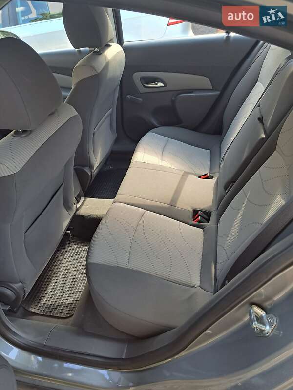 Седан Chevrolet Cruze 2009 в Мукачево