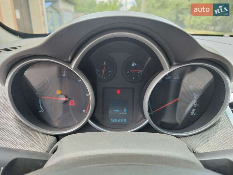Седан Chevrolet Cruze 2010 в Кропивницком