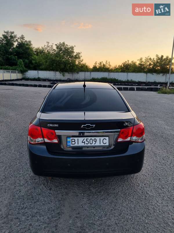 Седан Chevrolet Cruze 2011 в Кременчуці