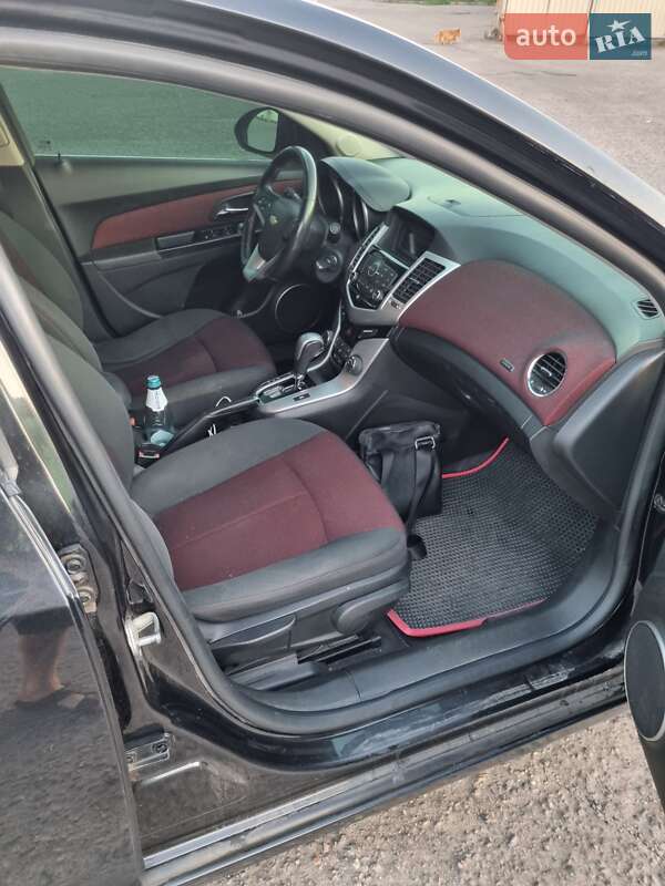Седан Chevrolet Cruze 2011 в Кременчуці