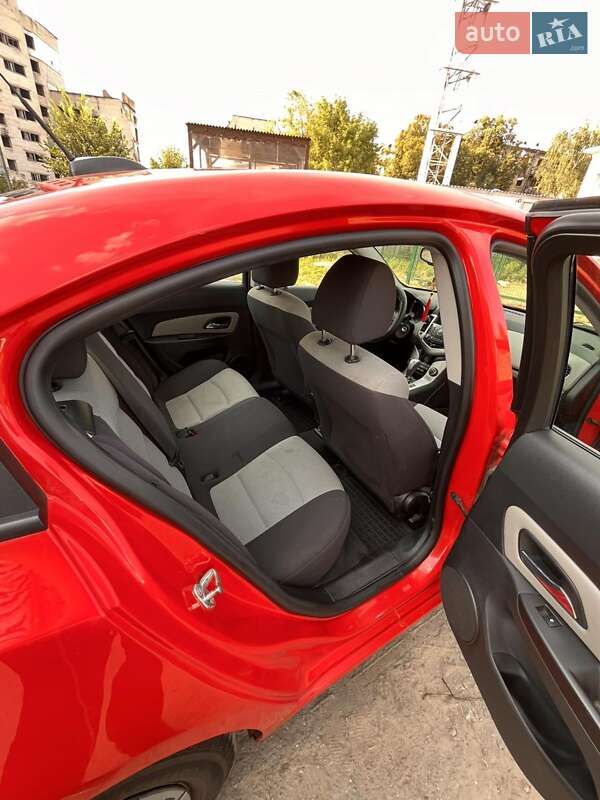 Седан Chevrolet Cruze 2014 в Києві