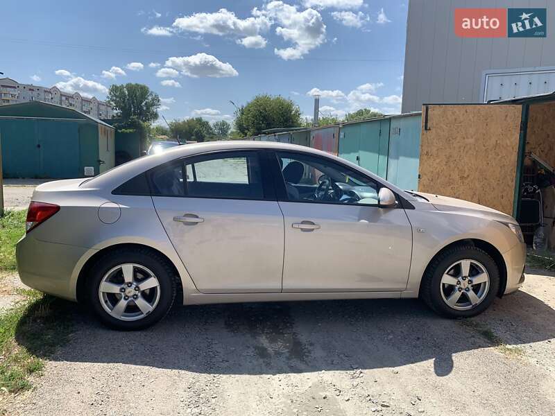 Седан Chevrolet Cruze 2010 в Борисполе