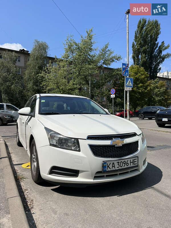 Седан Chevrolet Cruze 2013 в Киеве