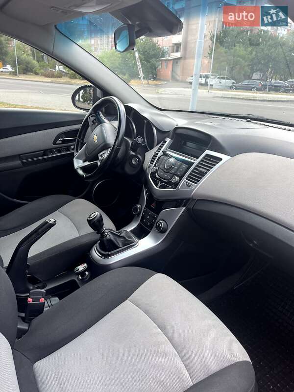 Седан Chevrolet Cruze 2011 в Черкасах