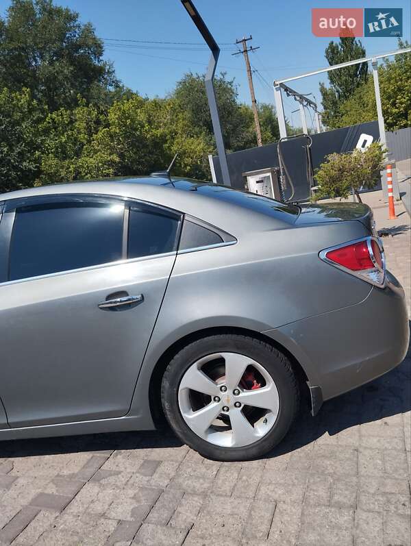 Седан Chevrolet Cruze 2011 в Верхньодніпровську