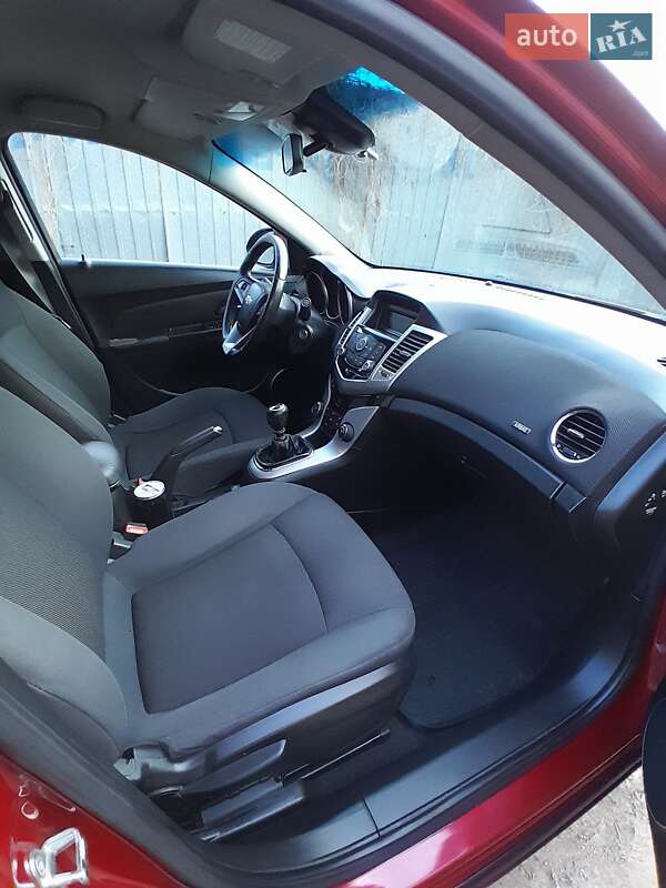 Седан Chevrolet Cruze 2011 в Києві