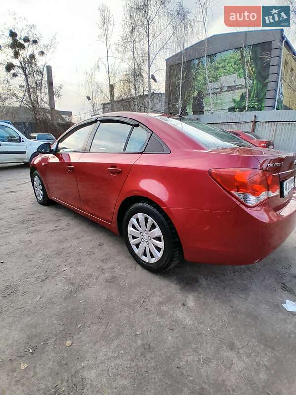 Седан Chevrolet Cruze 2011 в Києві