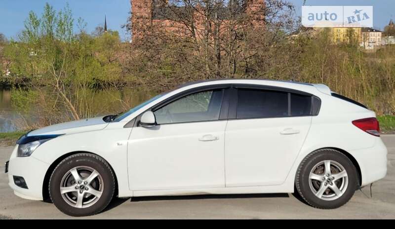 Хэтчбек Chevrolet Cruze 2011 в Запорожье