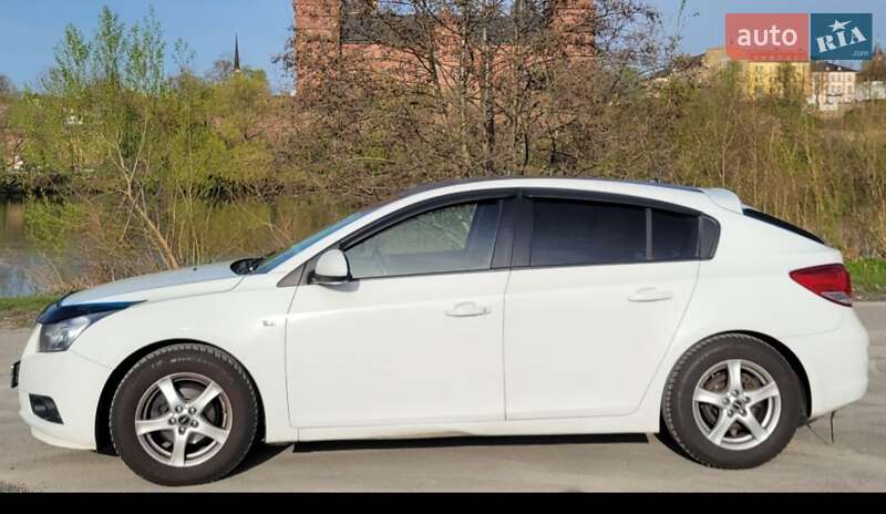 Хетчбек Chevrolet Cruze 2011 в Запоріжжі
