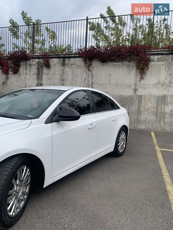Седан Chevrolet Cruze 2011 в Рівному