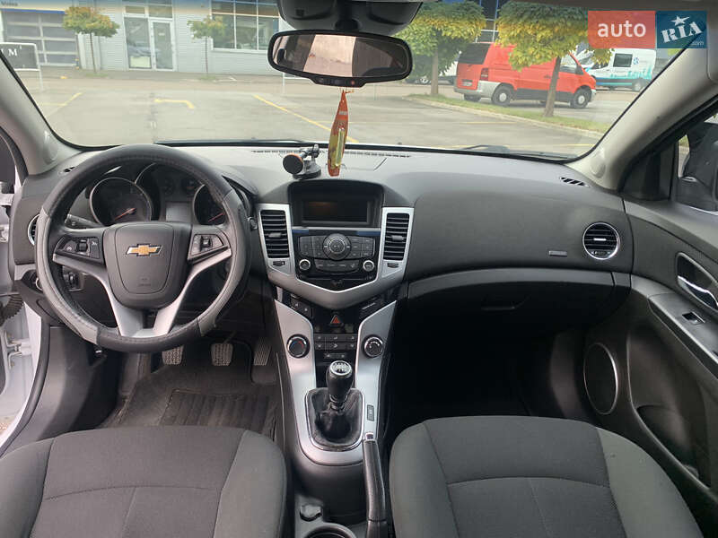 Седан Chevrolet Cruze 2011 в Рівному