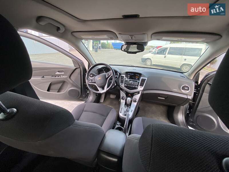 Седан Chevrolet Cruze 2013 в Чернівцях