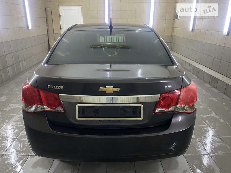 Седан Chevrolet Cruze 2015 в Умани