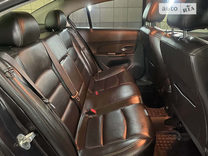 Седан Chevrolet Cruze 2015 в Умани