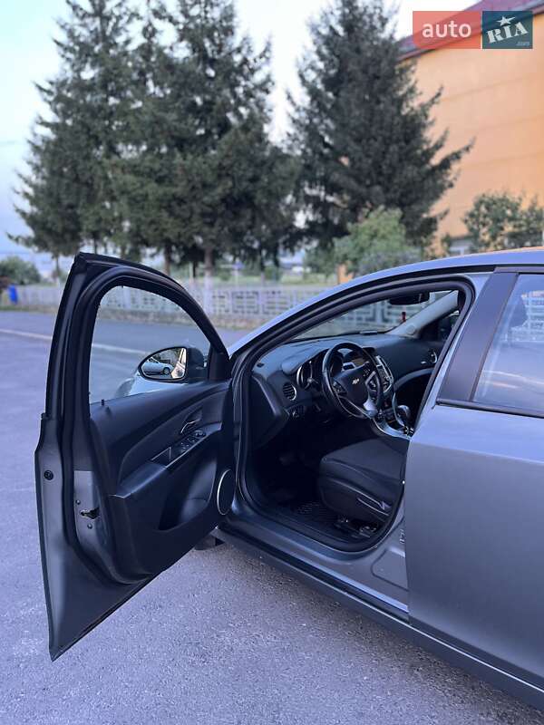 Седан Chevrolet Cruze 2011 в Мукачевому