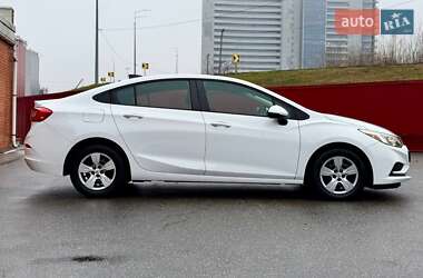 Седан Chevrolet Cruze 2017 в Киеве