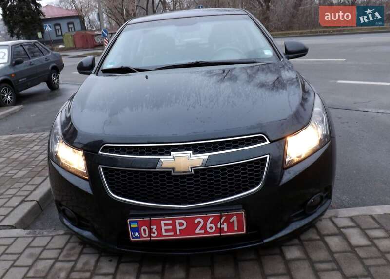 Седан Chevrolet Cruze 2010 в Чернігові