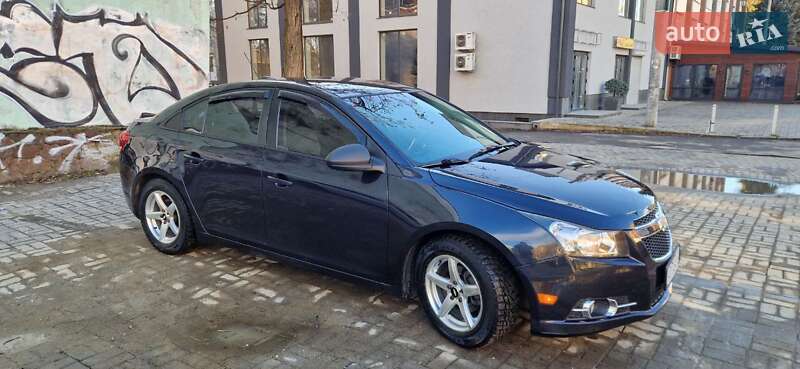 Седан Chevrolet Cruze 2014 в Івано-Франківську