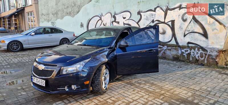Седан Chevrolet Cruze 2014 в Івано-Франківську