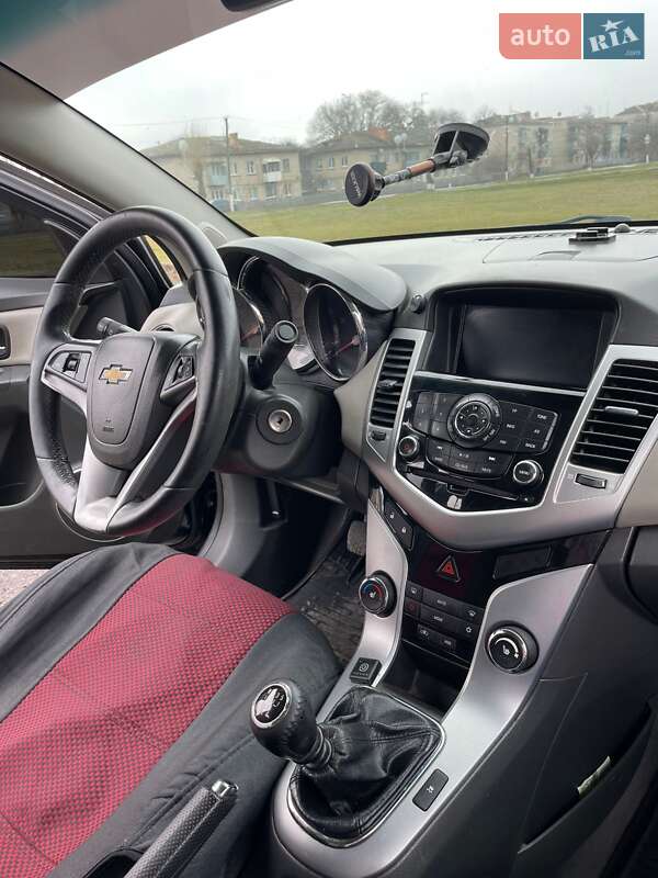 Седан Chevrolet Cruze 2009 в Днепре