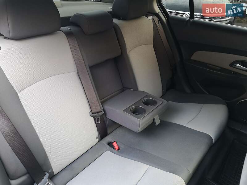 Седан Chevrolet Cruze 2010 в Калуше