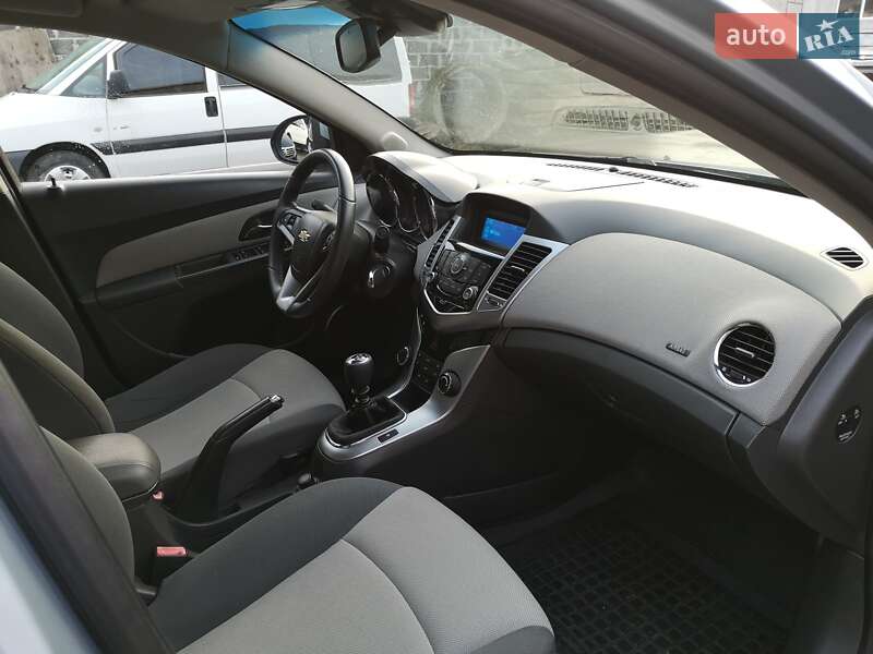 Седан Chevrolet Cruze 2010 в Калуше