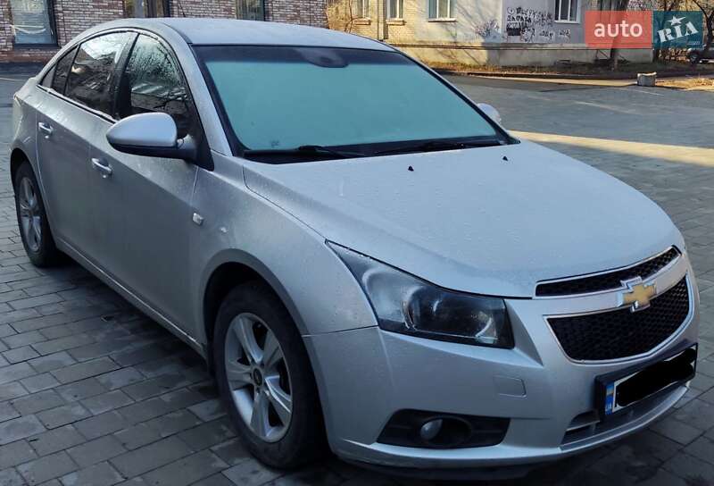 Седан Chevrolet Cruze 2011 в Новомосковске