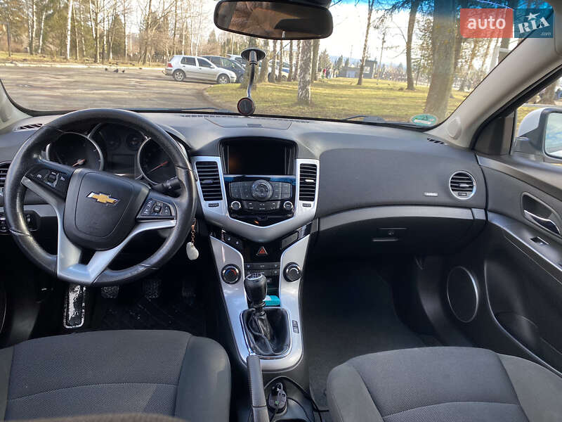 Универсал Chevrolet Cruze 2012 в Черновцах