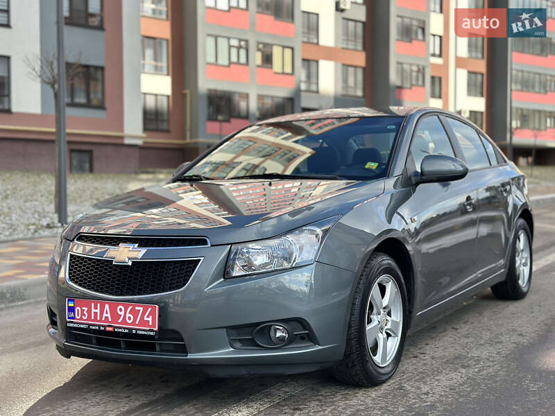 Седан Chevrolet Cruze 2012 в Тернополі