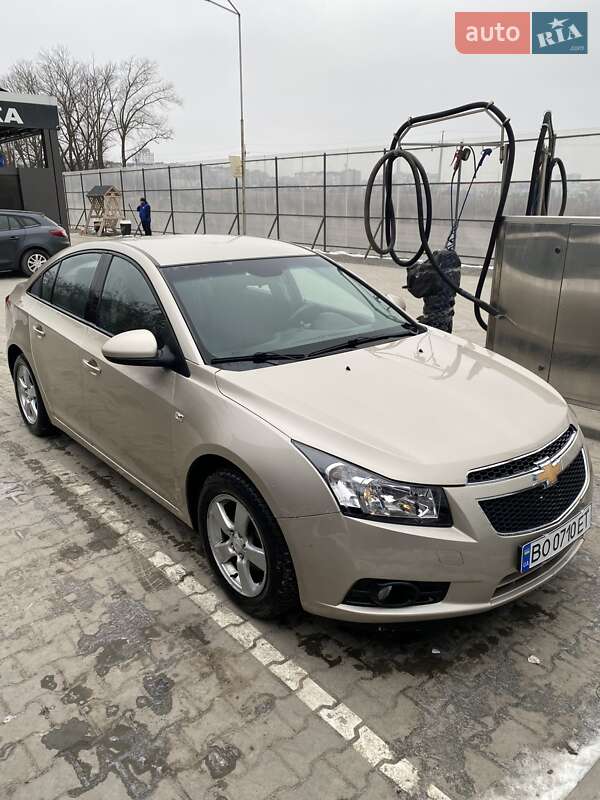 Седан Chevrolet Cruze 2011 в Тернополе