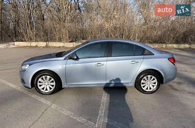 Седан Chevrolet Cruze 2009 в Полтаве