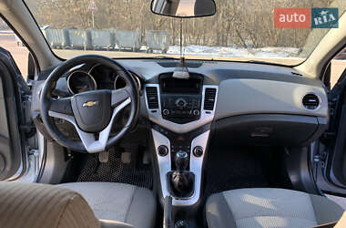 Седан Chevrolet Cruze 2009 в Полтаве