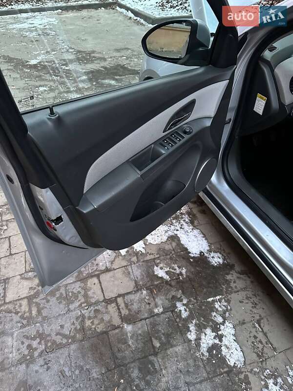Седан Chevrolet Cruze 2009 в Львові