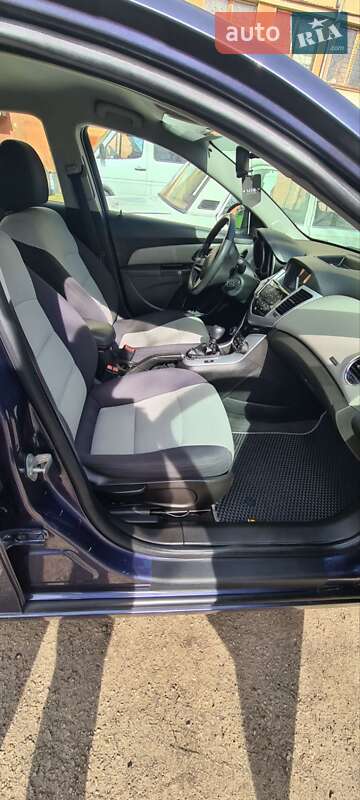 Седан Chevrolet Cruze 2012 в Івано-Франківську