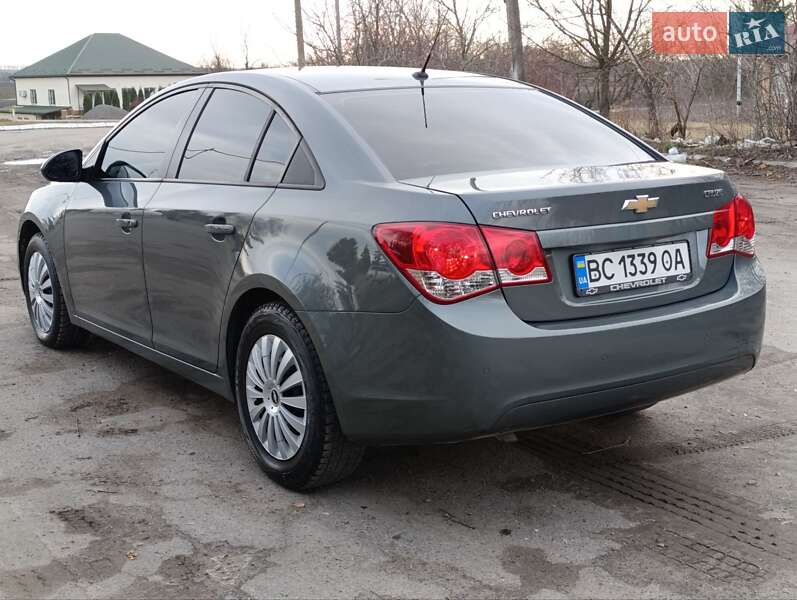Седан Chevrolet Cruze 2011 в Теофиполе