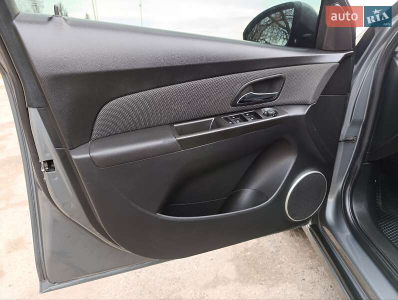 Седан Chevrolet Cruze 2011 в Теофиполе
