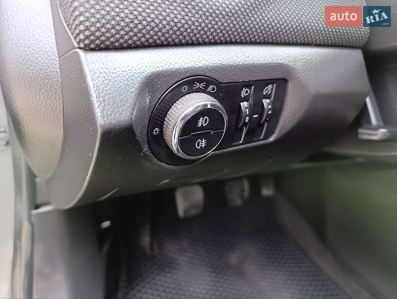 Седан Chevrolet Cruze 2011 в Теофиполе
