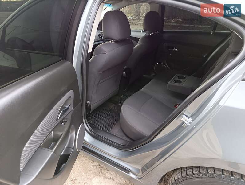 Седан Chevrolet Cruze 2011 в Теофиполе
