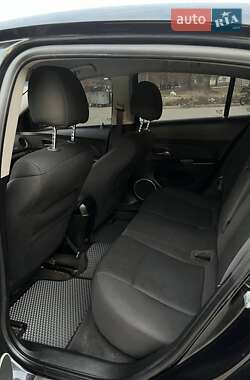 Хэтчбек Chevrolet Cruze 2011 в 
