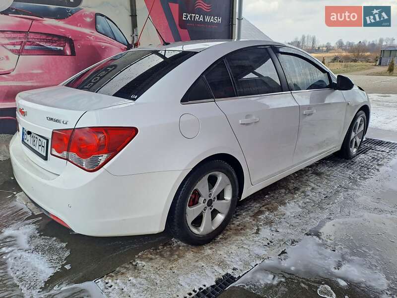 Седан Chevrolet Cruze 2009 в Мостиській