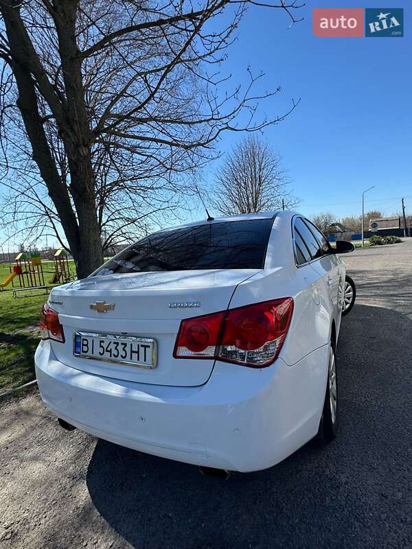 Седан Chevrolet Cruze 2011 в Решетиловке